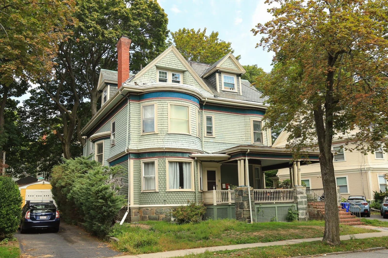 Newton Homes vs. Condos: Bidding Wars or Breathing Room